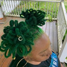 Dark Green Locs Black Women, Green And Blonde Locs, Pink And Green Locs, Green Locs Men, Shego Hair, Green Faux Locs