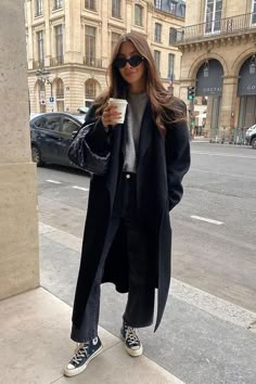 style inspiration, women fashion, outfit ideas, casual outfits, fashion looks, winter fits, best amazon products, trendy fashion, fall fashion looks, inspo, ootd aesthetic, trending, fashion lookbook, european,  moodboard, matilda djerf aesthetic, that girl aesthetic, bella hadid, hailey bieber, hannah harrell, it girl aesthetic, that girl, Stockholm aesthetic, street wear, wardrobe, minimalist outfit, fall trends, fashion look, minimal look, date night, night outfit, night look, style inspo Looks Jeans, Mode Casual, Looks Street Style, Denim Trends, Fall Fits, Coat Outfits, Mode Inspo