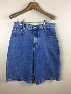 Vintage 90s GUESS JEANS Short Pants Deadstock Unworn Streetwear Hip Hop Waist 32 Size To Valuable Customers please ask before buying Please Don't Expected It Like New Or In Pristine Condition Measurement : Waist : 32 inches Lenght  : 25 inches Condition : Deadstock NOS Tag : GUESS Size On Tag :  SHIPPING - All item will ship from malaysia and will be ship by post Malaysia - All items will be shipped out within 2-4 business days (handling time) after payment received. - Usually,it takes about 10 Jeans Short Pants, Short Men, Streetwear Hip Hop, Closet Fashion, Mode Inspo, Denim Short, Short En Jean, Guess Jeans, Comfy Outfits