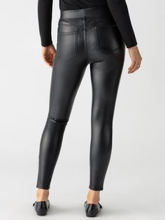 DETAILS Not your average legging. The Runway Legging in Slick Black features a leather-like finish with plenty of stretch and functional back pockets. Semi High Rise Faux Leather Pull-On Legging Full-Length Form Fitting with Stretch Cool and Smooth Fabrication Faux Front Pockets Functioning Back Pockets Elastic Waist SIZE + FIT Model is 5'10, Waist: 25", Hip: 35 1/2", and is wearing a size S. Waist: 28" Front Rise: 10 1/2" Leg Opening: 9 1/2" Inseam: 27 1/2" FABRIC + CARE Front: 100% Polyurethan High Rise Leggings, Leather Pulls, High Rise, Elastic Waist, Fabric Care, Vegan Leather, Full Length, Fitness Models, Faux Leather