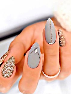 Business Classy Nails, Fun Elegant Nails, Fancy Almond Nails Designs, Almond Nails Elegant, Colorful Nails, Gold Nail