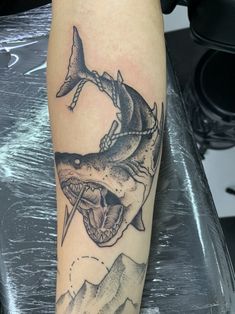 Neo Traditional Shark, Tattoo Shark, Ocean Sleeve Tattoos, Ocean Sleeve, Sick Tattoos, Shark Drawing, Sick Tattoo, Classic Camera, Neo Traditional