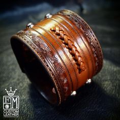 Leather cuff bracelet Classic Old West Brown by mataradesign Leather Bracers, Leather Jewelry Diy, Leather Suspenders, Leather Wristbands, Leather Cuff Bracelet, Style Rock, Hand Painted Jewelry, Bracelet Cuir, Leather Cuffs Bracelet