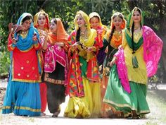 Sindhi Dress, Punjab Culture, Punjabi Culture, Punjabi Fashion, Punjabi Dress, Indian Dance, Punjabi Suit