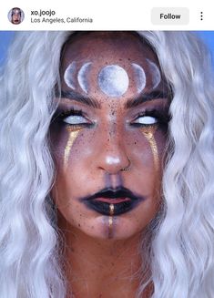 Moon Star Makeup, Mythical Creature Makeup Looks, Sorcerer Makeup Halloween, Moon Makeup Ideas, Nyx Goddess Cosplay, Moon Fairy Cosplay, Moon Witch Makeup Halloween, Yin And Yang Makeup, Lunar Witch Makeup