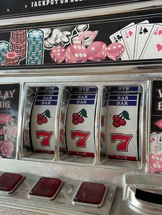 a slot machine that has some cards on it