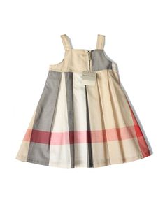 Burberry Baby Girl Burberry Baby Girl, Burberry Baby, Baby Toms, Burberry Kids, Frocks For Girls, Glass Flowers, Rich Girl