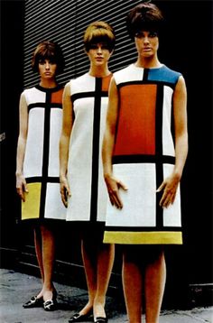 Yves Saint Laurent, 1965. (or Art - Mondrain? lol I'd do anything for one of those dresses and a body to fit in it!_ 1965 Fashion, Mondrian Dress, Women In Dresses, 1960 Fashion, 60s 70s Fashion, 1960's Fashion, Three Women