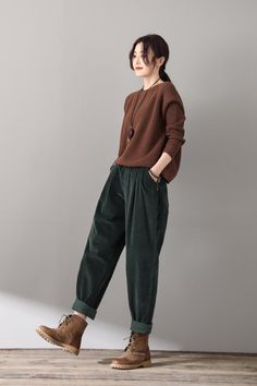 Baggy Corduroy Pants For Fall, Oversized Wide Leg Harem Pants For Fall, Relaxed Fit Corduroy Wide Leg Pants For Fall, Outfit Tomboy, Oversized Trousers, Tomboy Outfit, Tomboy Femme, Tom Boy, Harem Pants Women