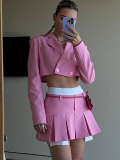 Hslot Outfit, Instagram Filler, 2022 Instagram, Red Outfits, Christmas Outfit Ideas, Blazer And Skirt Set, Monochromatic Outfit, Harry Styles Love On Tour, Cropped Blazer