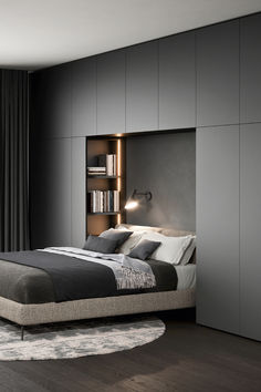 Een luxe slaapkamer waar de kledingkast in het middelpunt staat. De grote kledingkast is een ombouwkast om een bed heen. De kast bedekt de hele achterwand van de muur en is uitgevoerd in matt antraciet. Past Perfect, Dream Bedroom, Bedroom Design, House Interior, House Design, Bedroom, Bed, Furniture, Home Decor