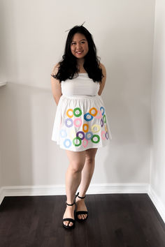 DIY Froot Loops Costume | Lynn Mumbing Mejia - Fun Easy DIY Halloween Costume Idea! Colorful Costume, Halloween Date, Halloween Movie Night, Diy Halloween Costumes For Women, Solo Costume, Diy Halloween Costumes Easy, Pet Halloween Costumes, Coordinating Outfits, Costume Parties