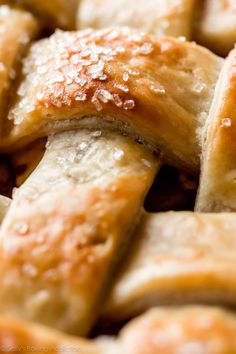 a close up view of some bread with sesame seeds on top