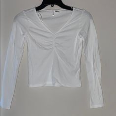 White Scrunched V-Neck Long Sleeve Top. Never Worn! Casual Ruched V-neck Top, Casual V-neck Ruched Tops, H&m Cotton V-neck Tops, H&m V-neck Cotton Tops, Shirt Color, Long Sleeve Top, Colorful Shirts, Long Sleeve Tops, Long Sleeve Tees