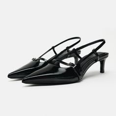 Never Worn // Brand New Zara Black Slingback Pointed Toe Shoes Mid Heel Shoes, Open Toed Heels, Point Shoes, Slingback Shoes, Slingback Heel, High Heels Stilettos, Leather Fashion, Women's Pumps, Leather Heels