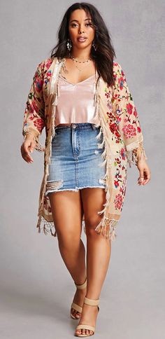 Plus Size Floral Velvet Kimono Denim Skirt Outfit Black Women, Skirt Outfit Black Women, Plus Size Outfits Casual, Denim Skirt Outfit, Outfit Black Women, Outfit Curvy, Plus Size Kimono, Bohemian Style Clothing, Velvet Kimono