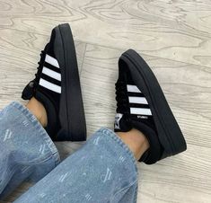 black adidas campus sneaker trainers @CleoWhenn Black Adidas Campus, All Black Adidas, Campus Shoes, Black Adidas Shoes, Town Outfits, Adidas Shoes Women