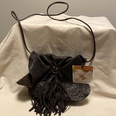 Susan Farber Piccolo Sofia Italian Envelope Bag In Brown Leather With Tsale. Magnet Clasp. Like New Condition. Brown Crossbody Clutch With Dust Bag, Leather Fringe Bag, Patent Leather Bag, Leather Envelope, Fringe Bags, Boho Leather, Envelope Bag, Genuine Leather Handbag, Bag Light