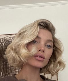 Blonde Bob Wavy Hair, Messy Short Blonde Hair, Elsa Hosk Short Hair, Blonde 90s Bob, Blonde Bob Curly, Warm Beige Blonde Hair, Short Curly Hair Blonde, Blonde Wavy Bob, Blonde Long Bob