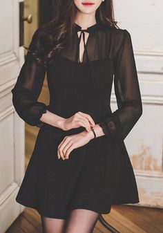 17 LBD's que necesitamos en nuestro clóset Áo Blu, Black Chiffon Dress, White Dress Formal, Woman In Black, 파티 드레스, Outfit Trends, Luxury Dress, Fashion Chic