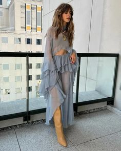 The Ruffle Dress Trend Is Already a Celebrity Favourite | Who What Wear UK Daisy Edgar Jones, Fiesta Outfit, Suki Waterhouse, Daisy Jones, Chiffon Dress Long, Event Outfit, Vestidos Vintage