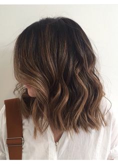 Short Hair Partial Highlights, Natural Brunette, Brown Hair Inspo, Short Brown Hair, School Hair, Brunette Balayage Hair