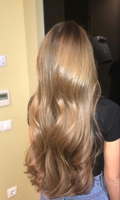 Honey Blonde Color Melt, Inspo Hair, Blonde Wavy Hair, Brown Hair Inspo, Dirty Blonde Hair, Honey Blonde Hair, Dark Blonde Hair, Blonde Hair Inspiration