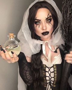 Simple Witch Makeup, Pretty Witch Makeup, Scary Witch Makeup, Halloween Makeup Witch, Makeup Zombie, Cute Halloween Makeup, Halloween Makeup Diy, Halloween Makeup Pretty