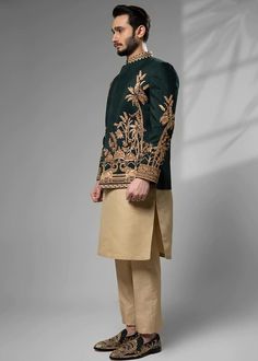 Selim | LAAM | Pakistan's Largest Fashion Discovery Platform Prince Coat For Men, Best Wedding Suits For Men, Best Wedding Suits, Indian Room, Sherwani For Men, Coat For Men, Lv Fashion