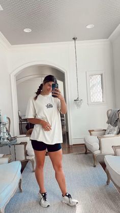 fall, fall vibes, fall aesthetic, early fall outfits, fall ootd, casual, biker shorts, hailey bieber, lululemon, oversized tee shoe, on clouds, mall outfits, casual cute, comfy outfits, slicked back hair, fall hair color, fal hairstyle Ootd Fall Casual, Short Slicked Back Hair, Outfits Biker, Slick Back Hair, Fall Casual Outfits, Hair Everyday, Mall Outfit, Cloud Shoes, Fall Ootd