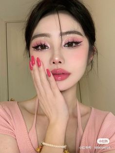 MAKEUP
Coreano
Corea
Maquillaje Cute Elegant Makeup Looks, Douyin Quince Makeup, Pink Rose Makeup Looks, Fun Y2k Makeup, White Pink Makeup Looks, Heart Under Eye Makeup, Jewels Under Eyes, Ringtone Make Up, Korean Prom Makeup Look