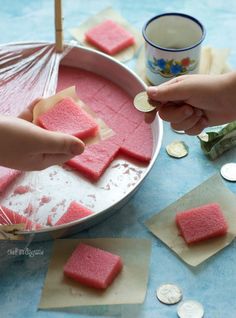 Macaroons Cake, Pastry Breakfast, Halva Recipe, Bread And Pastry, Semolina Pudding, Ramadan Desserts