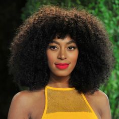 Solange Knowles's Best Hair and Makeup ... Pin Up Curls, Icon Inspiration, Curly Hairstyles For Black Women, Curled Updo, Natural Wedding Hairstyles, Beauty Crush, Curly Ponytail, Hair Lotion