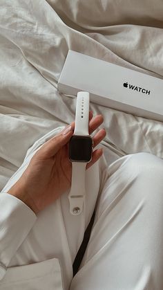 Apple Watch White Aesthetic, Aesthetic Watch, Apple Watch White, White Watches Women, Apple Aesthetic