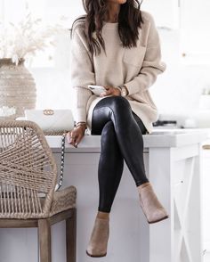 Cute Fall 2024 Outfits, Business Casual Outfit With Leggings, Nude Sweater Outfit, Leggings Business Casual Outfit, Sugar Daddys Outfits, 37 Year Old Women Fashion, Office Outfits Women Fall, Classic Edgy Style, Outfits Mit Leggings