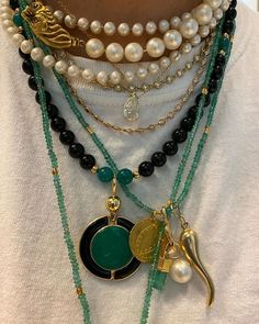 Emerald Necklace Outfit, Green Layered Necklace, Bohemian Emerald Gemstone Necklaces, Green Emerald Bohemian Necklace, Neckmess Ideas, Maximalist Necklace Stack, Necklace Outfit