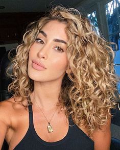 Type 2c Hair, Be Flexible, Curly Hair Problems, Blonde Curly Hair, Curly Hair Inspiration, Haircut Hairstyle, Penteado Cabelo Curto