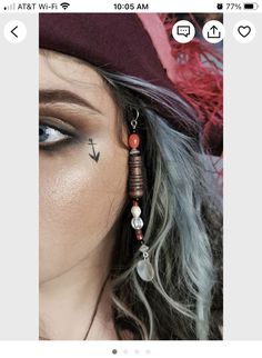 Cute Pirate Halloween Costumes, Makeup Pirate, Cute Couple Halloween, Halloween Costumes Couple, Pirate Makeup, Pirate Hair, Pirate Mermaid, Carnaval Outfit, Bead Extensions