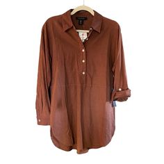 Nwt Tahari Woman’s Linen Button Down Blouse Size Small Color Brown 55% Linen 45% Viscose Button Down Front With Sleeves That Can Stay Long Or Folded Up With A Button Closer. No Curved Upward At Bottom Edges To Sides. Ships Fast Please Inquire If Any Questions E -C0029 Fall Workwear Shirt With Covered Buttons, Fall Business Casual Blouse With Placket, Business Casual Fall Blouse With Placket, Brown Cotton Workwear Blouse, Brown Cotton Blouse For Work, Collared Button-up Blouse For Business Casual, Collared Blouse With Buttons For Business Casual, Collared Button Blouse For Business Casual, Business Casual Collared Blouse With Buttons