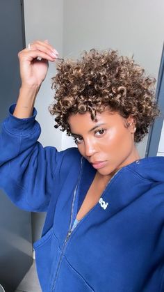 Renell Medrano, Twa Hairstyles, Chia Pet, Haute Hair, Hot Hair Colors, Natural Hair Beauty