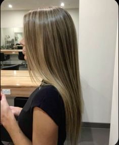 #hair #haircare #glowup Highlights Brown Hair Balayage, Rambut Brunette, Blonde Highlights On Dark Hair, Brown Hair Looks, Brown Hair Inspo, Hair Inspiration Long, Brunette Hair With Highlights, Hair Streaks, Dark Hair With Highlights