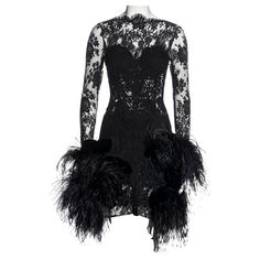 ▪ Galitzine Couture black lace evening dress ▪ Ostrich feather skirt with black velvet bow appliqués ▪ Built-in cups ▪ Size approx. FR 38 - UK 10 - US 6 ▪ c. 1980 ▪ Made in Italy Ostrich Feather Skirt, Black Lace Evening Dress, 1980 Fashion, Hat Jewelry, Black Sequin Mini Dress, Couture Evening Dress, Badgley Mischka Dress, Black Velvet Bow, Feather Skirt