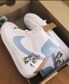 Cute Nikes For Women, Cute Shoes Sneakers Casual, Aesthetic Nikes, Cute Shoes Aesthetic, Cool Shoes Women, Cute Trendy Shoes, Cool Nike Shoes, Cute Converse Shoes, Pretty Sneakers