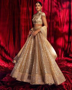 Navya Naveli Nanda, Bride Costume, Bridesmaid Saree, Wedding Lehenga Designs, Traditional Indian Outfits, Designer Dresses Casual, Quick Outfits, Cover Girl, Stylish Dress Book