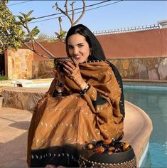 Moroccan Art, Medical Anatomy, Arab Women, African Beauty, Traditional Outfits, Hijab Fashion, Dress Collection, Fashion Inspo