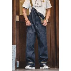 Transform your look with a retro touch thanks to these men's denim overalls




 Adopt a timeless look with these men's dungarees , vintage style. Designed for those who appreciate the combination of retro style and modern comfort, this jumpsuit is perfect for all occasions. Made from high-quality denim, it ensures durability and comfort throughout the day.

 These men's denim overalls offer a perfect fit thanks to their ergonomic cut, highlighting your figure. They allow you to move freely. The Overalls Summer, Sweat Vintage, Men's Overalls, Mens Overalls, Look Retro, Denim Overalls, Work Attire, Dungarees, Mens Streetwear