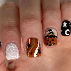 🎃 Get ready to spookify your nails this Halloween with these wickedly cute designs! 💅🏼 From creepy crawly spiders to ghostly ghouls, these nail art ideas will have you howling with delight. #HalloweenNails #NailArt #SpookySeason #TrickOrTreatYoSelf #GhoulishGlam #WitchyVibes #Boo-tifulNails #FangtasticManicure #NailGoals #HalloweenHype 🕷️👻🎃 Nails Short Square, Halloween Fest, Labu Halloween, Press On Nails Short, French Nail Art, Short Square Nails