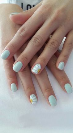 Simple Flower Nail Designs, Colorful Nails, Simple Gel Nails, Smink Inspiration, Flower Nail Designs, Her Nails, Nails Diy, Cute Gel Nails, Flower Nail