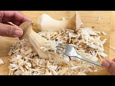 Shredded the king oyster mushroom, it’s as tasty as chicken fillet！Vegan“Kung Pao Chicken”recipe！ - YouTube Vegan Kung Pao, Kung Pao Chicken Recipe, Chicken Fillet, Oyster Mushrooms