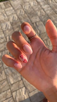 Nail Appt Outfit, Nail One Finger Design, What To Ask For Nails, Europe Trip Nail Ideas, Easy Abstract Nails, Val Nails Valentines Day, Winter Minimalist Nails, Cute Biab Nails, London Nails Designs